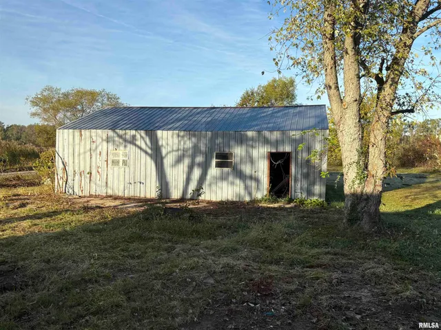 $175,000 | 3305 Selmaville Road, Salem, IL 62881