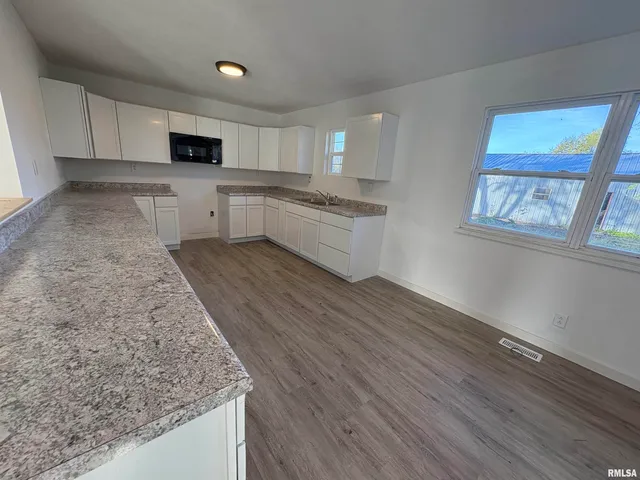 $175,000 | 3305 Selmaville Road, Salem, IL 62881