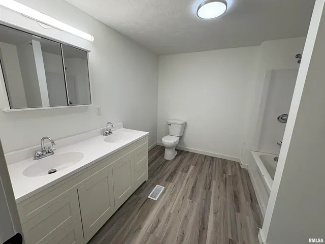 $175,000 | 3305 Selmaville Road, Salem, IL 62881