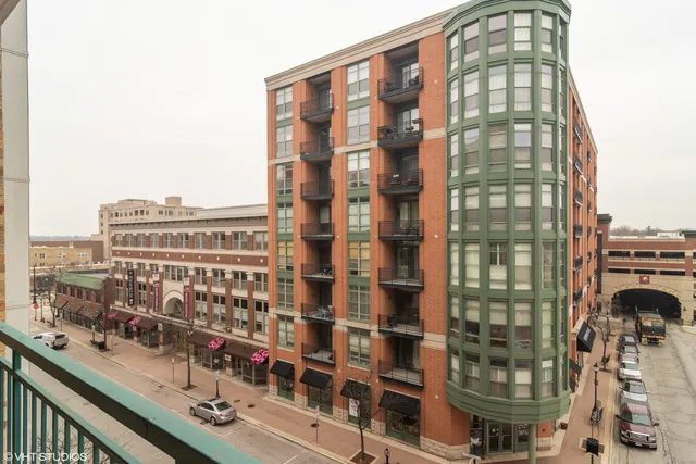 $2,600 | 200 West Campbell Street, Unit 501, Arlington Heights, IL 60005