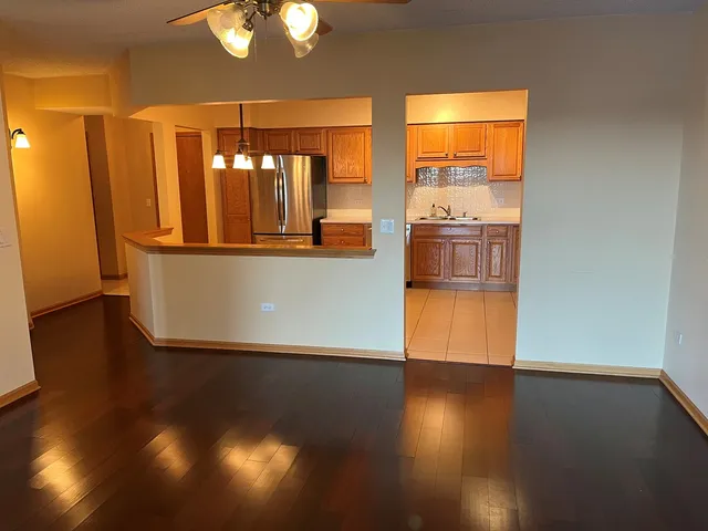 $2,600 | 200 West Campbell Street, Unit 501, Arlington Heights, IL 60005