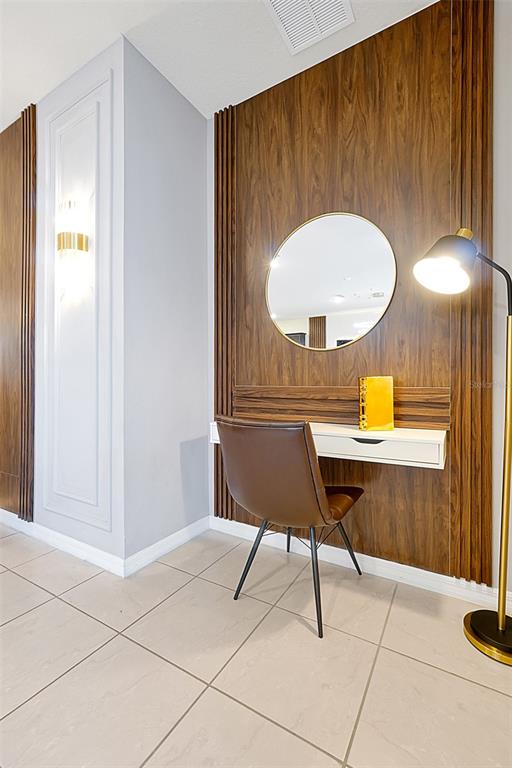 4494 Kaipo Road Davenport, FL 33897 - Photo 20 of 100 a workspace with furniture and a mirror