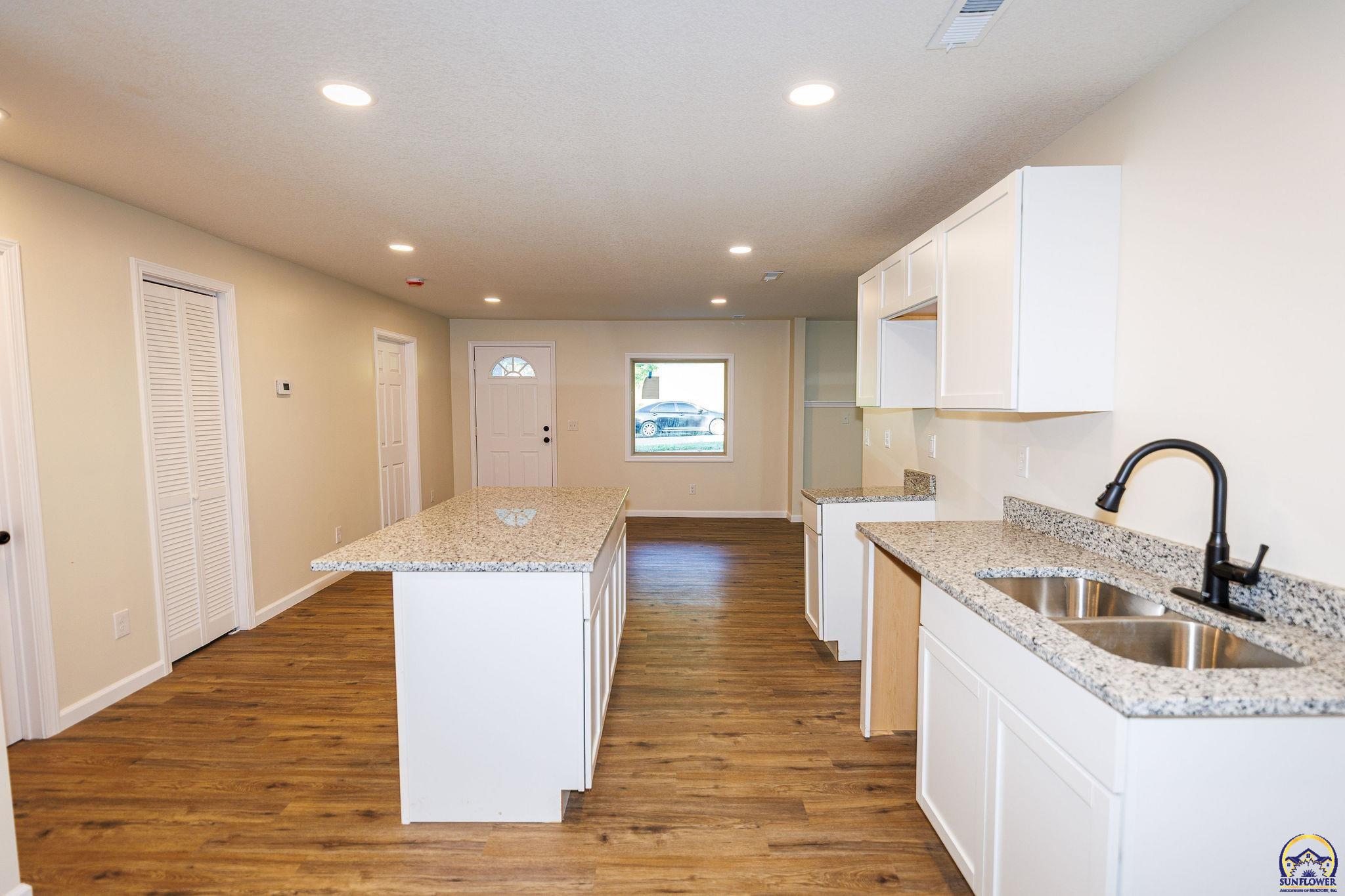 2409 Southwest Fillmore Street Topeka, KS 66611 - Photo 10 of 23