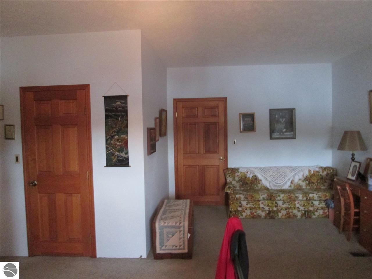9587 Innis Road Northeast Alden, MI 49612 - Photo 18 of 67 1801536-17.JPG