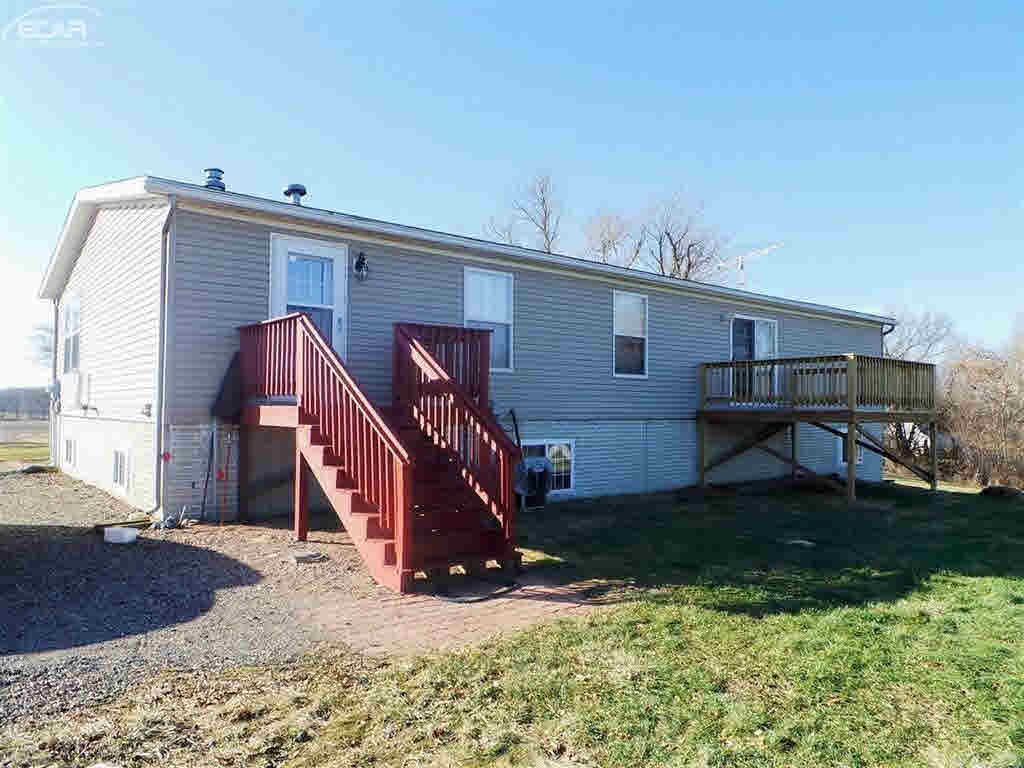 385 East Bennington Road Owosso, MI 48867 - Photo 3 of 16 21408827-2.JPG