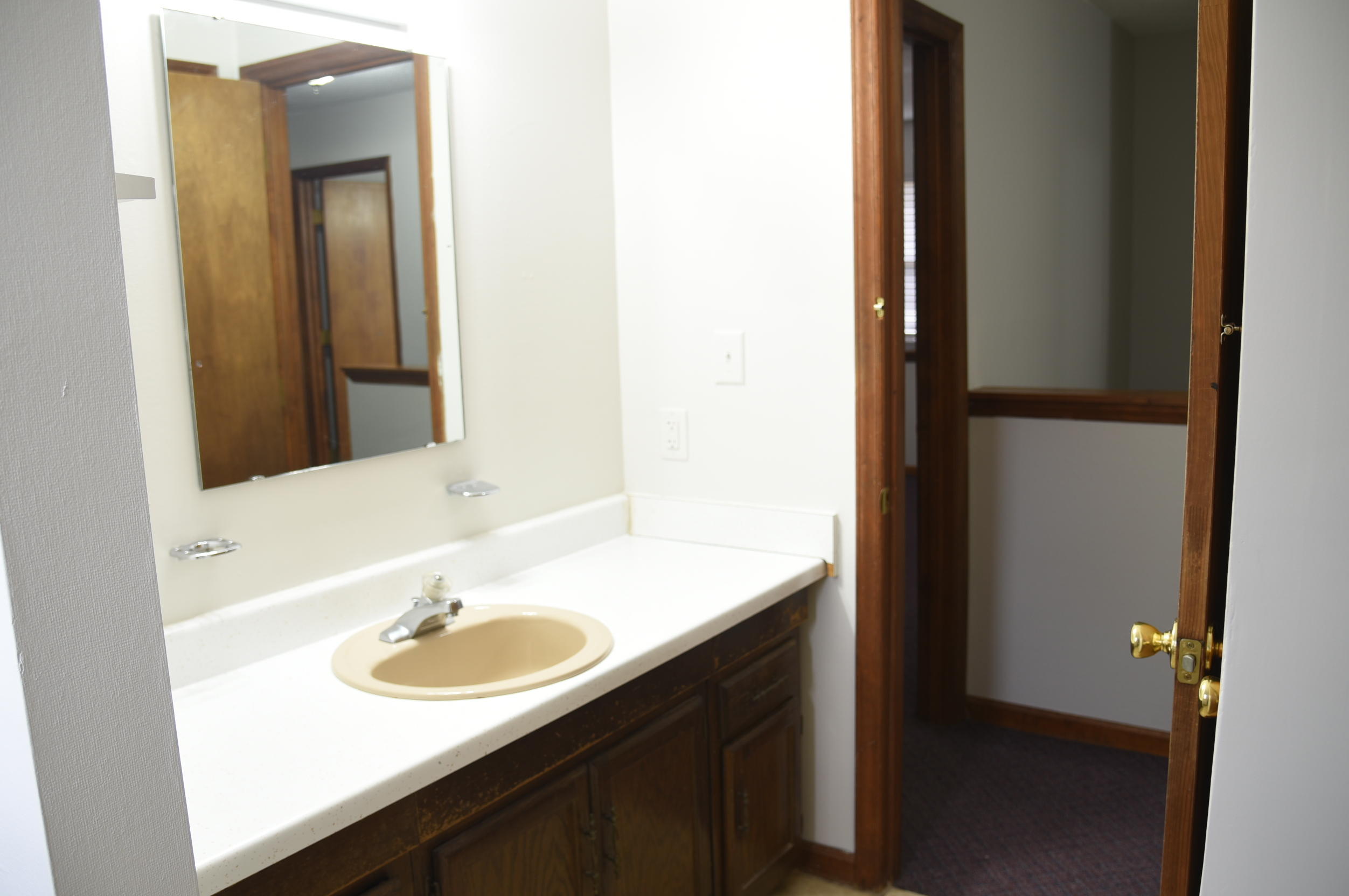 2420 Cannaday Road Northeast Roanoke, VA 24012 - Photo 34 of 34 Hall Full Bathroom