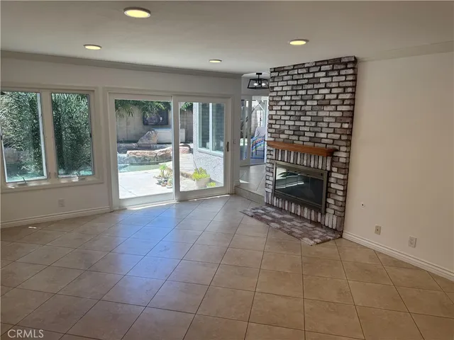 $6,995 | 21041 Shaw Lane, Huntington Beach, CA 92646