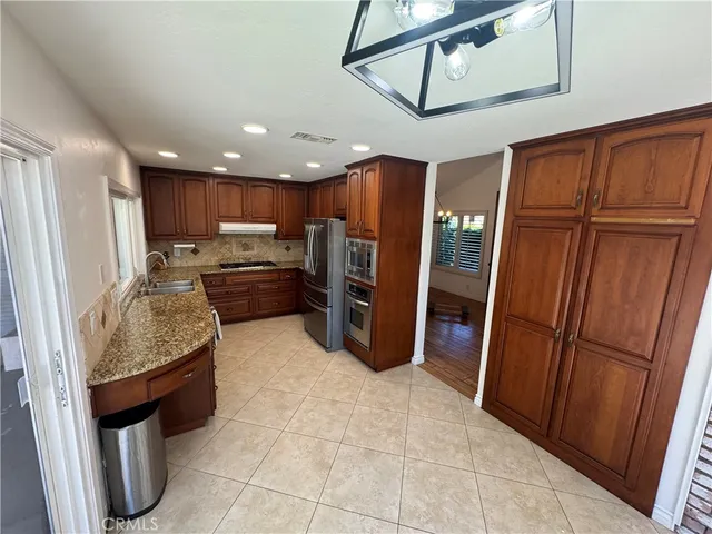 $6,995 | 21041 Shaw Lane, Huntington Beach, CA 92646