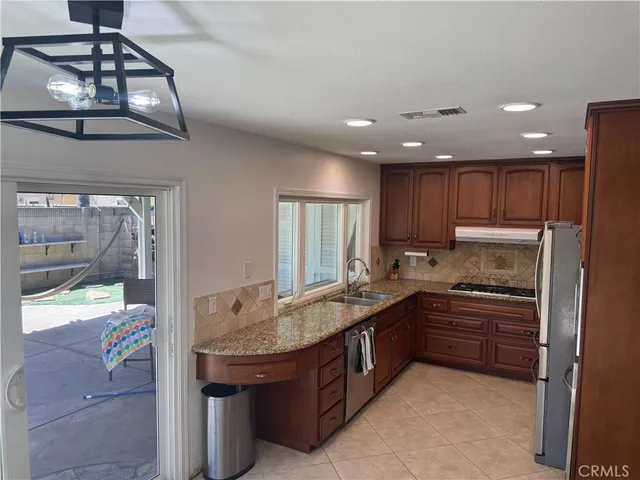 $6,995 | 21041 Shaw Lane, Huntington Beach, CA 92646