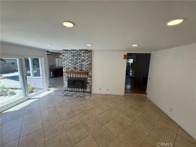 $6,995 | 21041 Shaw Lane, Huntington Beach, CA 92646