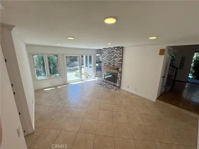 $6,995 | 21041 Shaw Lane, Huntington Beach, CA 92646