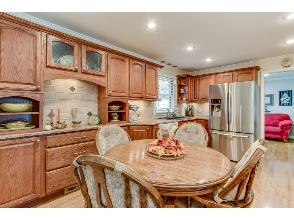 420 Cheyenne Road Bristol, VA 24201 - Photo 8 of 27 Loads of Cabinetry