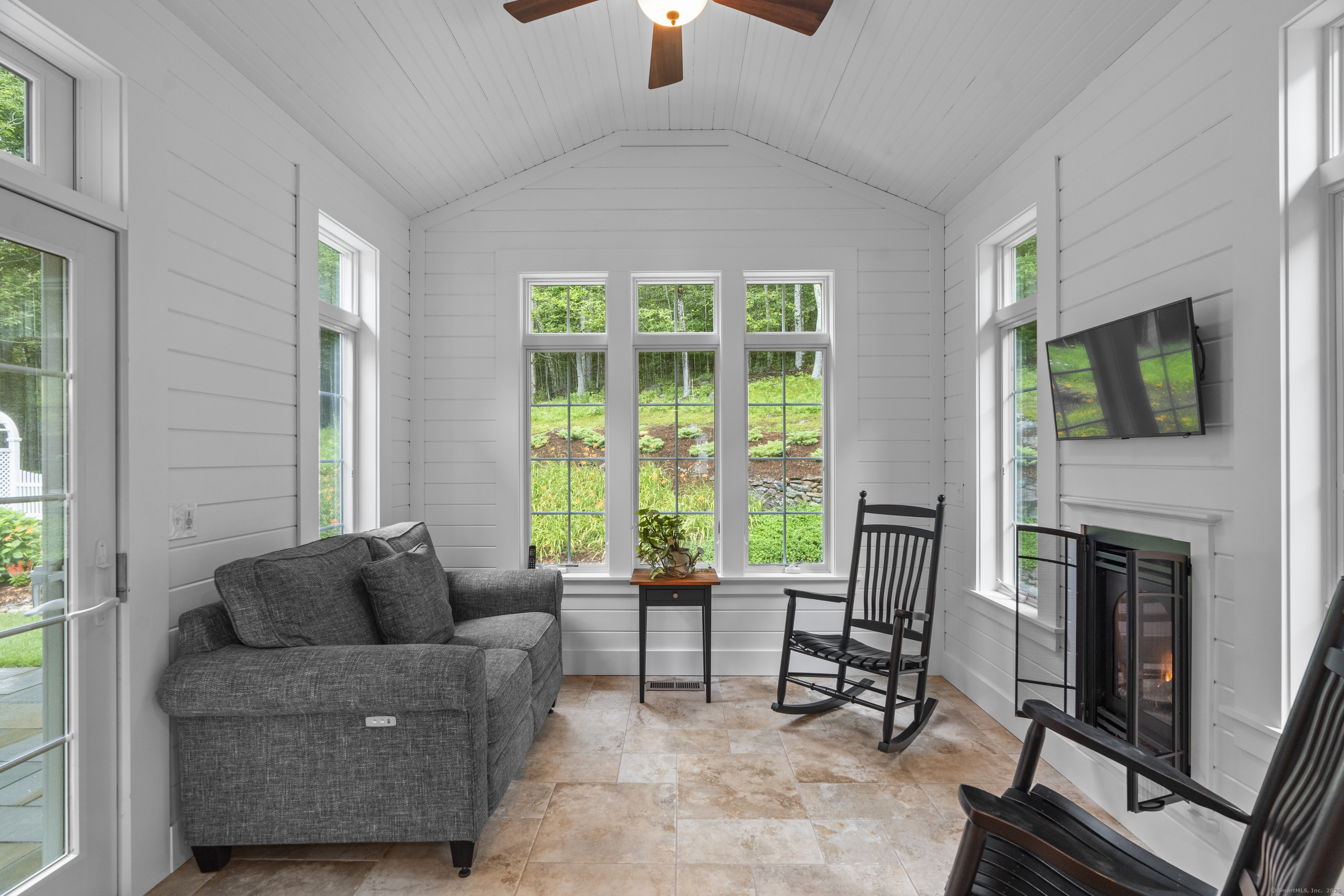 301 Fox Hopyard Road East Haddam, CT 06423 - Photo 19 of 40