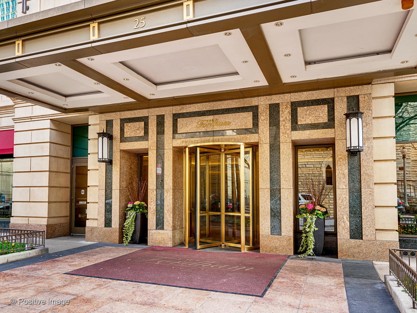 25 East Superior Street, Unit 702 Chicago, IL 60611 - Photo 4 of 19
