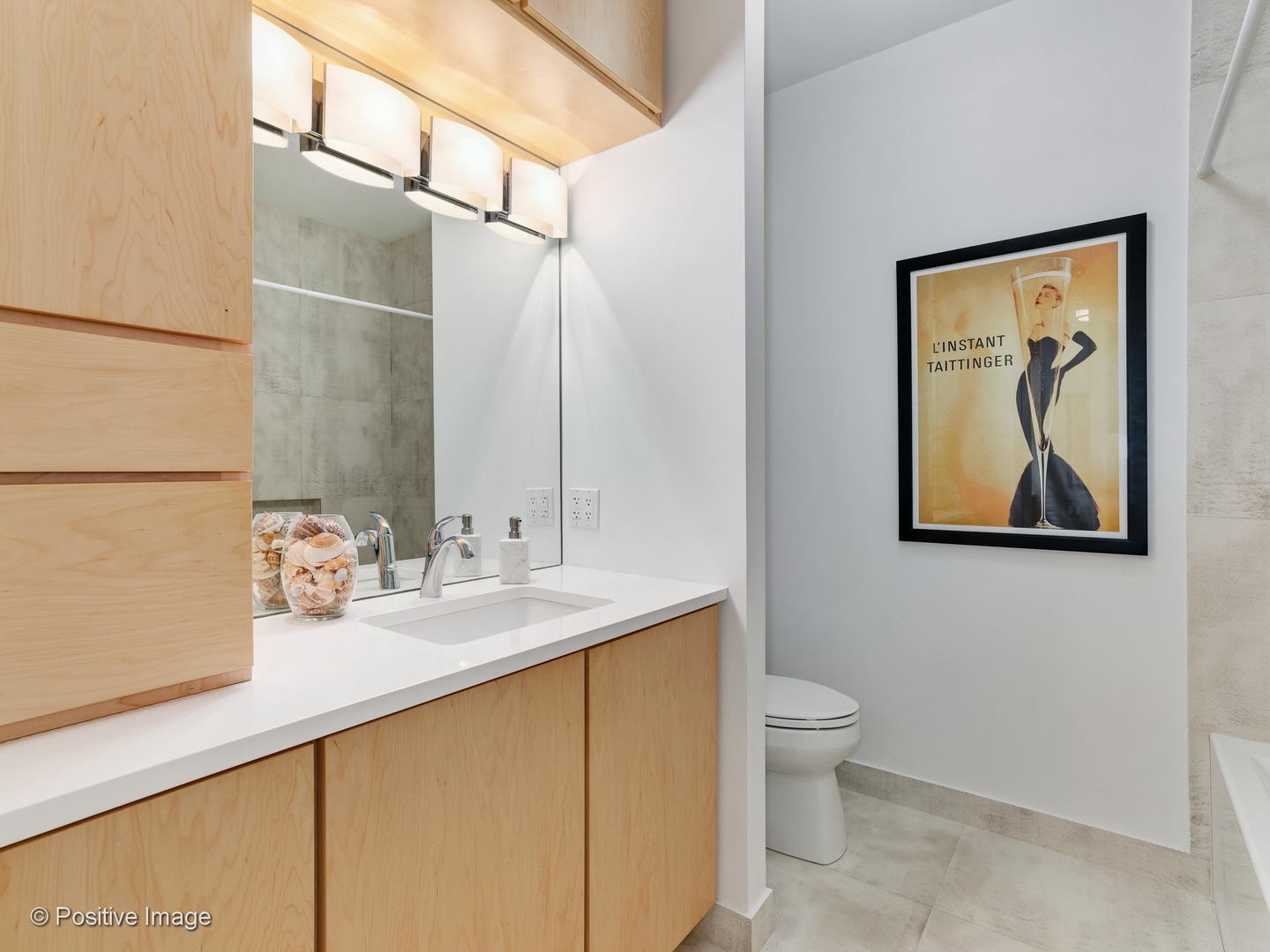 25 East Superior Street, Unit 702 Chicago, IL 60611 - Photo 10 of 19