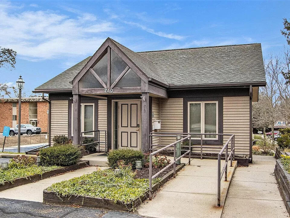 756 West Kilgore Road, Unit 304 Kalamazoo, MI 49008 - Photo 13 of 13 M -Community Center conv