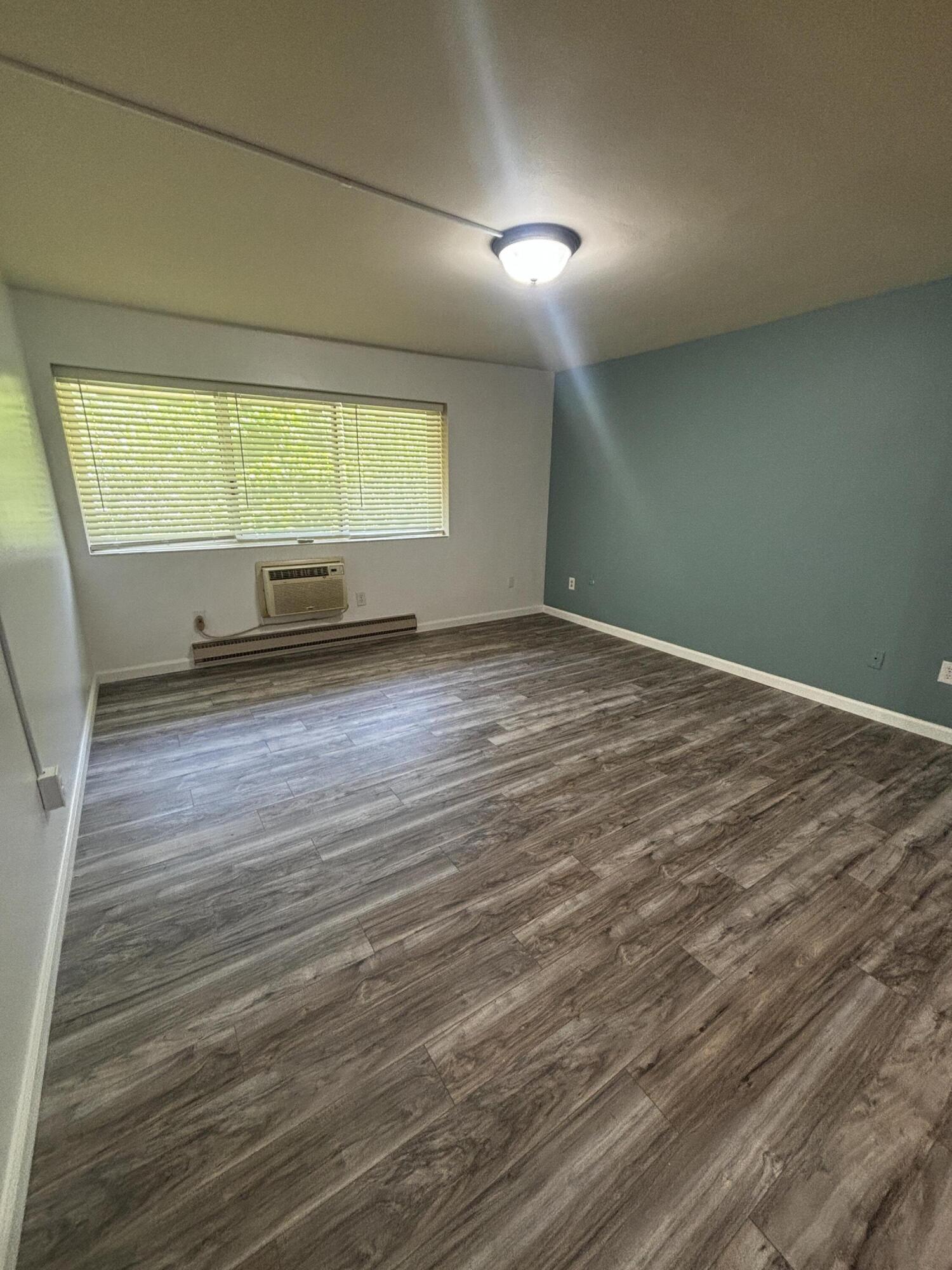 756 West Kilgore Road, Unit 304 Kalamazoo, MI 49008 - Photo 2 of 13 B -IMG_7085