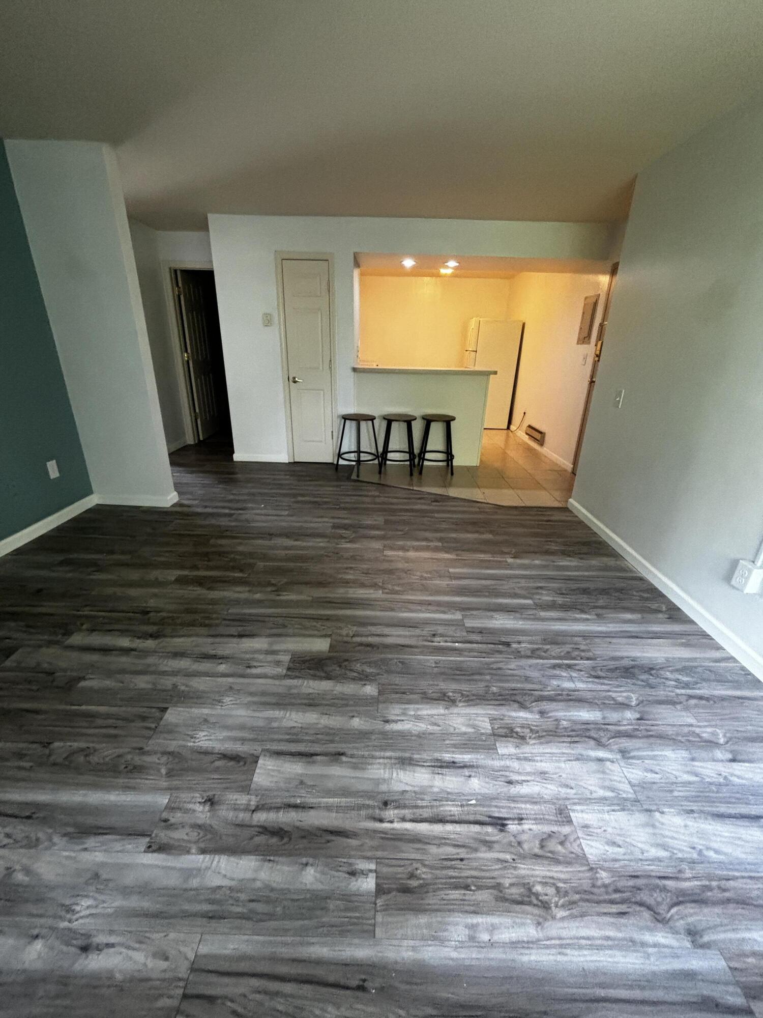 756 West Kilgore Road, Unit 304 Kalamazoo, MI 49008 - Photo 3 of 13 C -IMG_6890