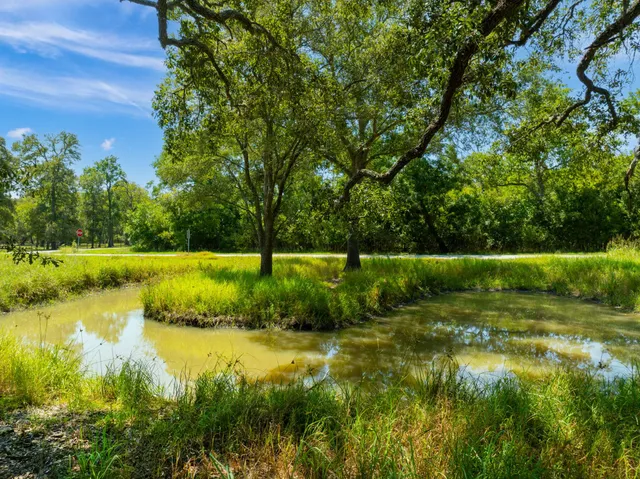 a picture of a bathroom sink