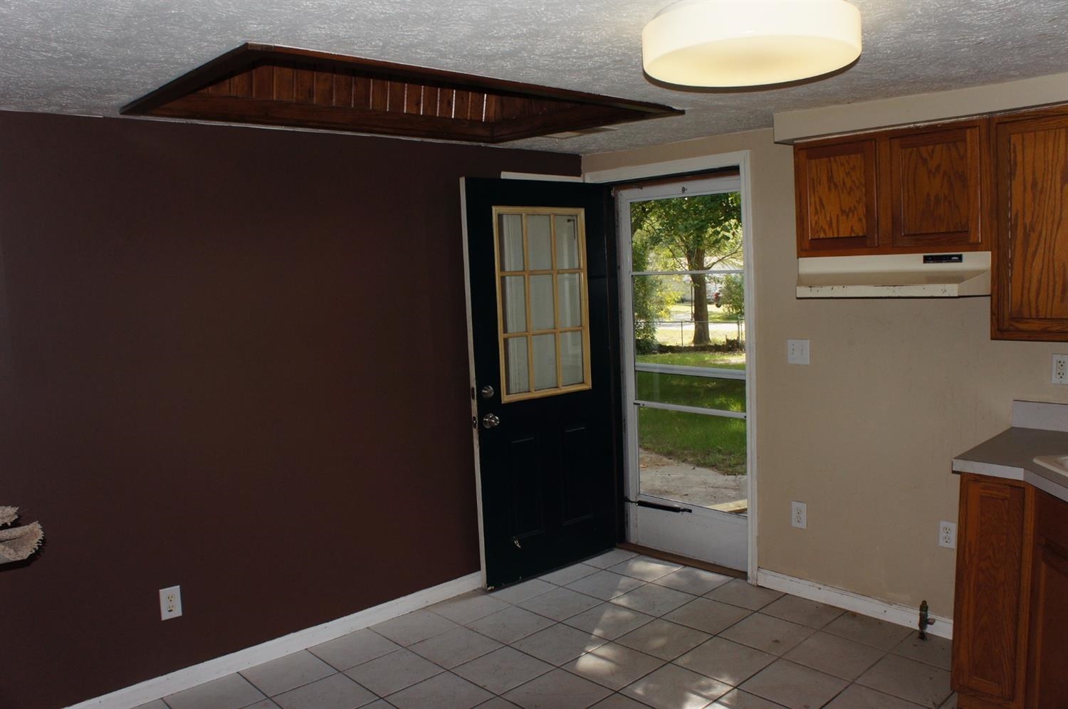 4111 East Goodwin Street Demotte, IN 46310 - Photo 4 of 10 1500x996