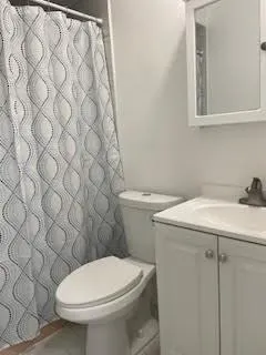 $2,000 | 232 Southwest 10th Street, Hallandale Beach, FL 33009