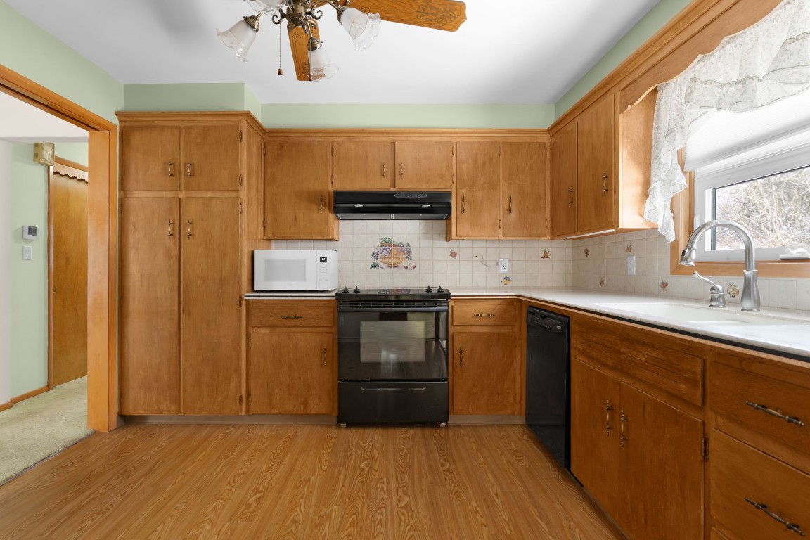 501 Colgate Street Vestal, NY 13850 - Photo 11 of 32