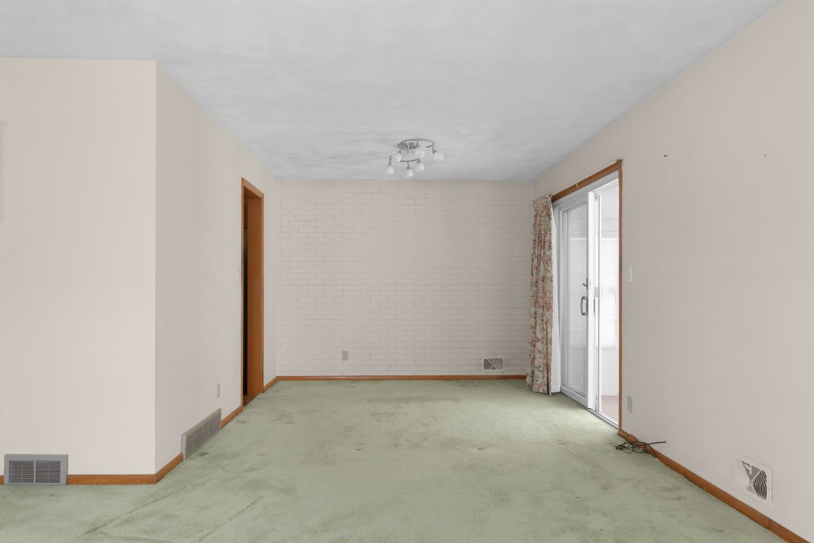 501 Colgate Street Vestal, NY 13850 - Photo 6 of 32