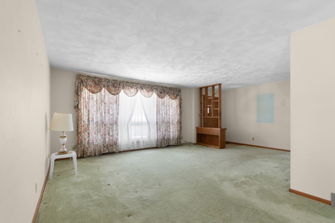 501 Colgate Street Vestal, NY 13850 - Photo 7 of 32