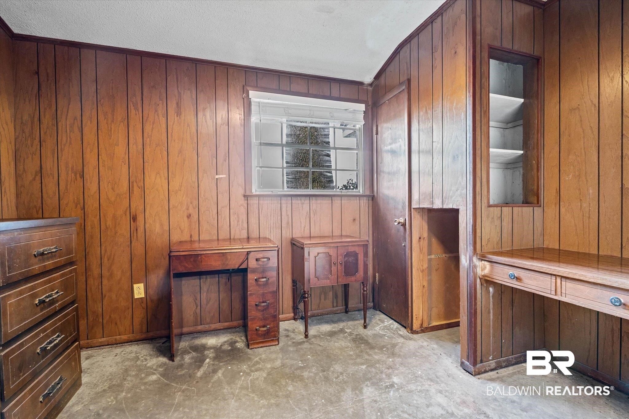 20604 Hadley Road Foley, AL 36535 - Photo 15 of 33 Attached storage to the home