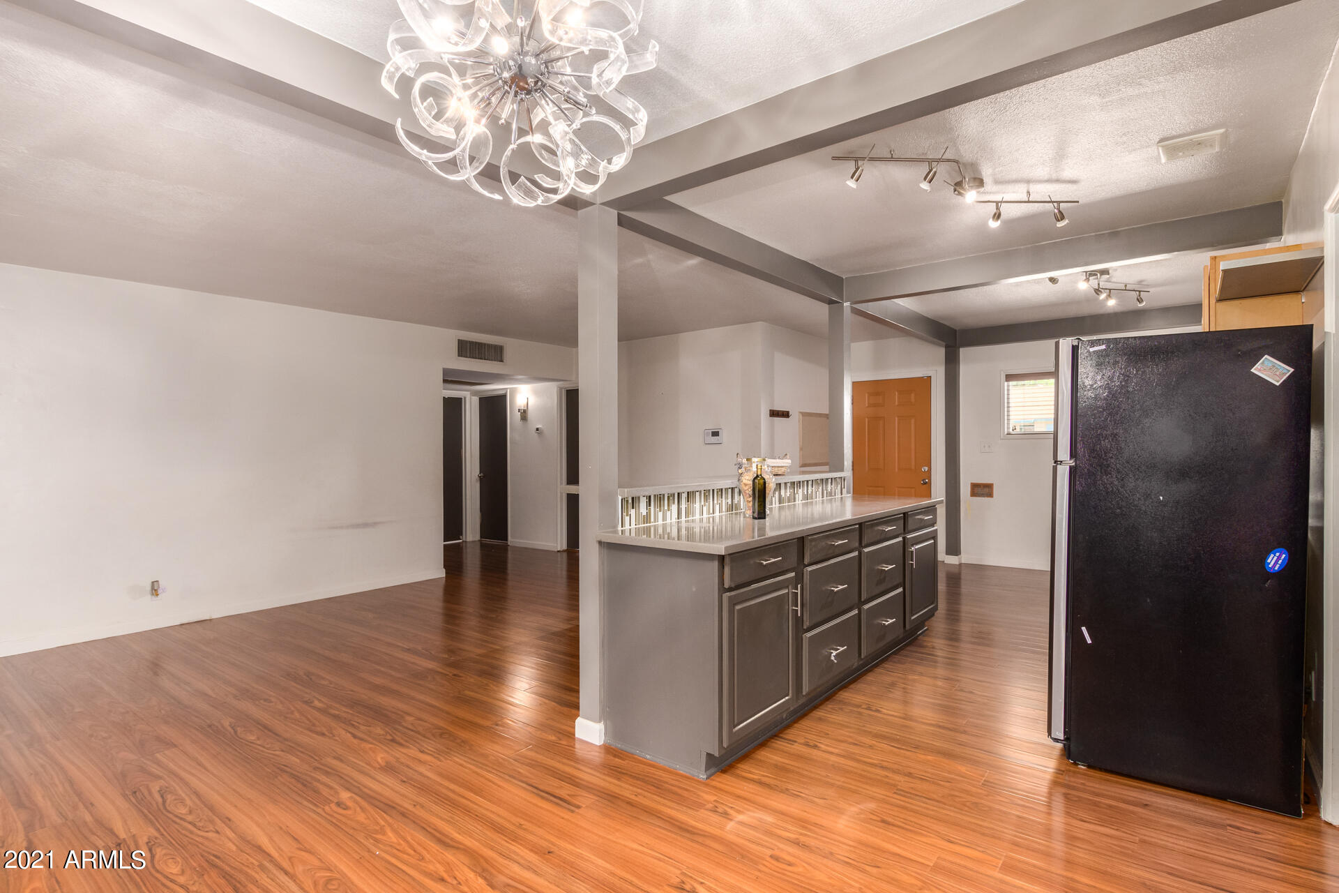 1007 West Picadilly Road Phoenix, AZ 85013 - Photo 5 of 27 Piccadilly 12