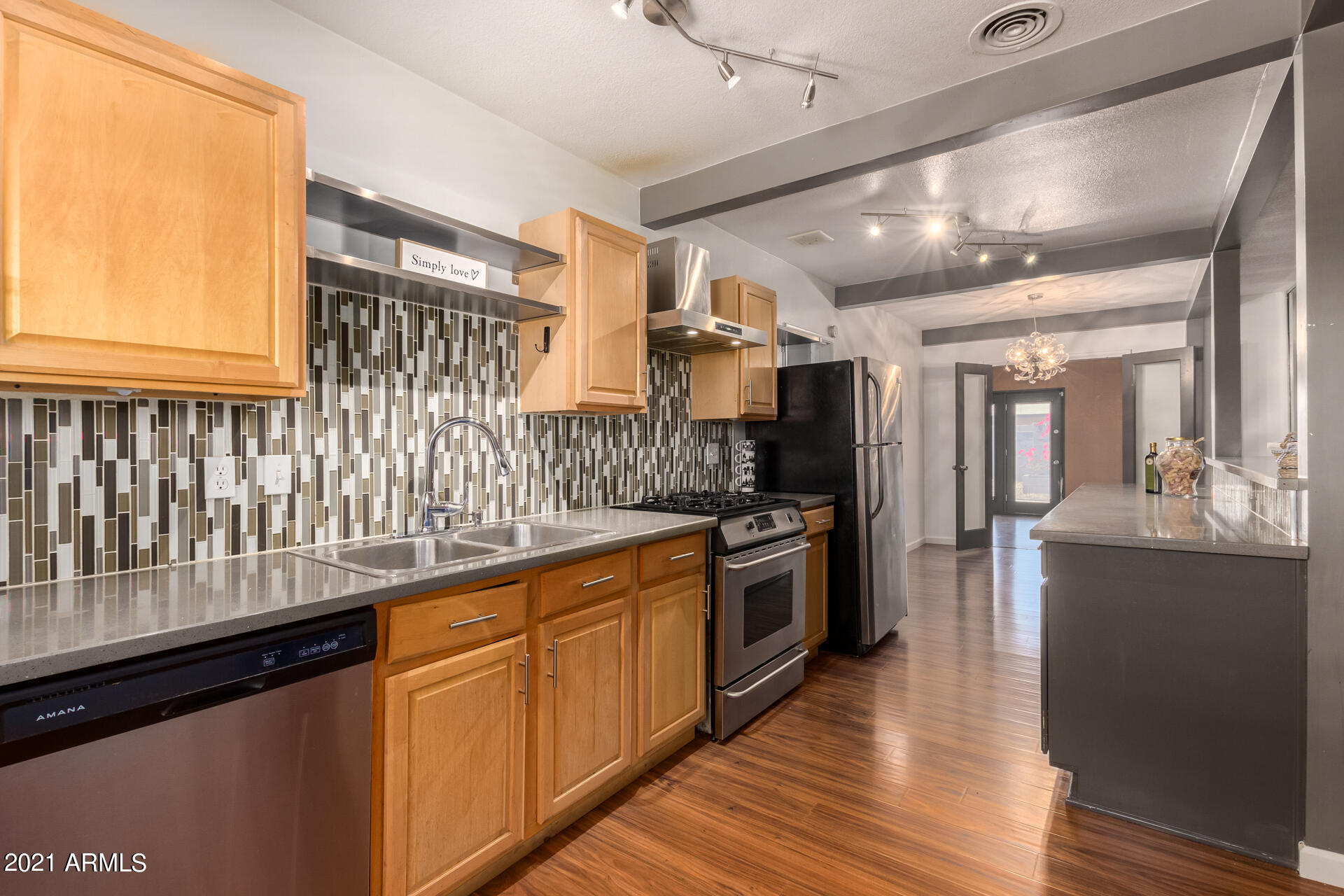 1007 West Picadilly Road Phoenix, AZ 85013 - Photo 6 of 27 Piccadilly 9