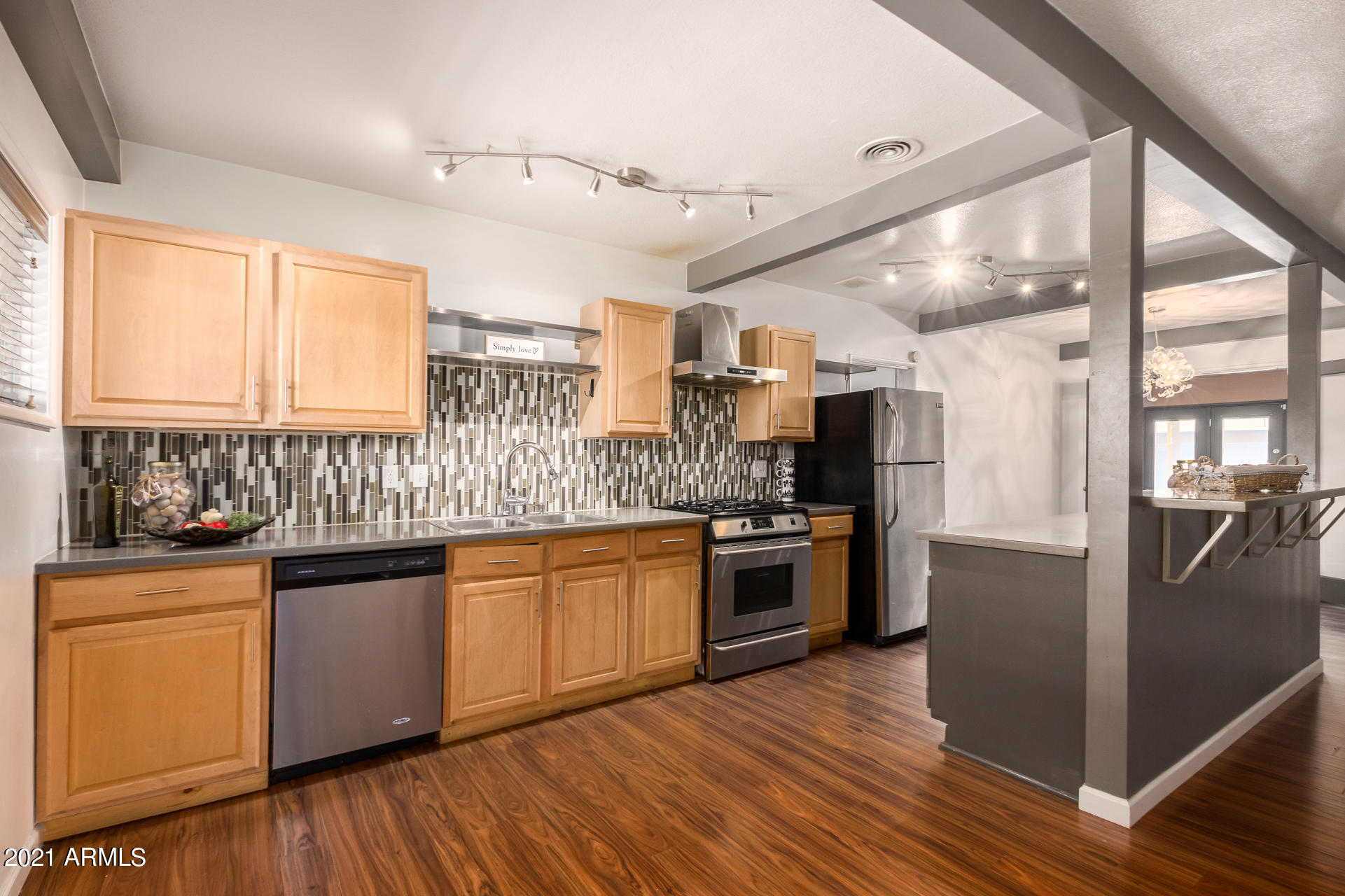 1007 West Picadilly Road Phoenix, AZ 85013 - Photo 7 of 27 Piccadilly 8