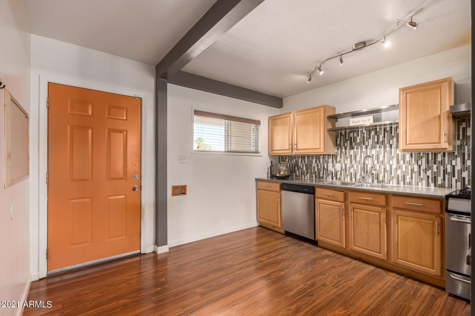 1007 West Picadilly Road Phoenix, AZ 85013 - Photo 8 of 27 Piccadilly 7