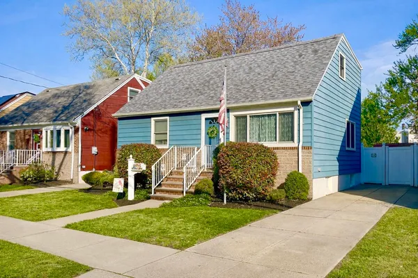 $599,000 | 364 Ave East, Bayonne, NJ 07002