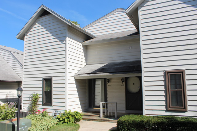 715 Wakefield Road Gurnee, IL 60031 - Photo 1 of 11