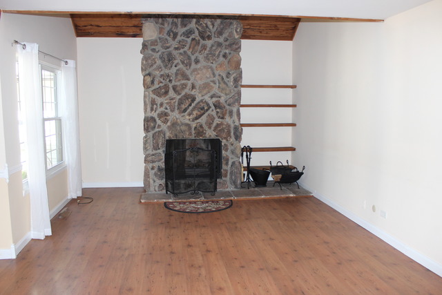 715 Wakefield Road Gurnee, IL 60031 - Photo 2 of 11
