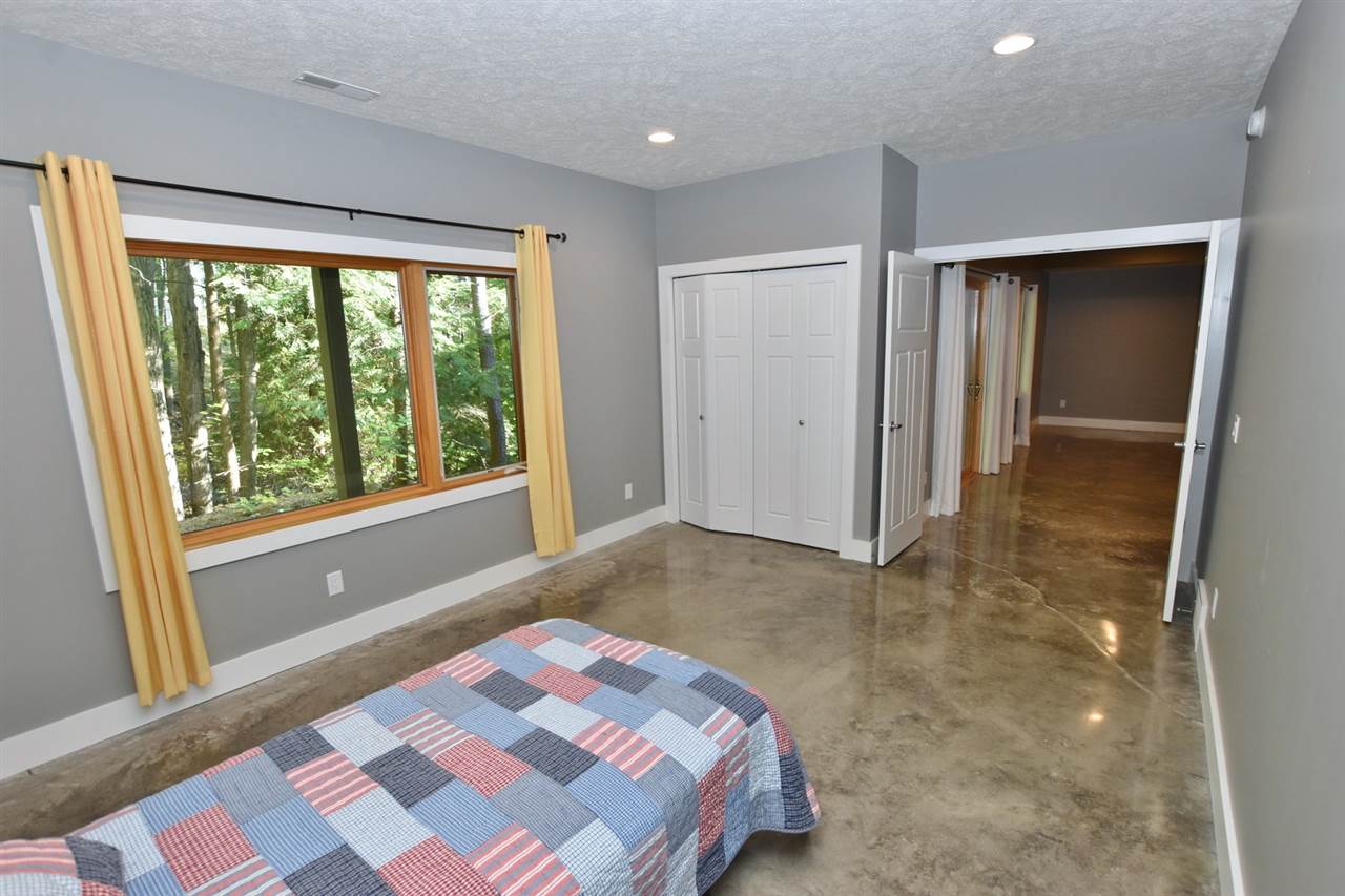 261 Red Fox Ridge Traverse City, MI 49686 - Photo 33 of 40 1869141-32.JPG