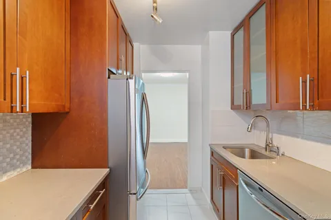 $588,000 | 61-15 98th Street, Unit 8J | Rego Park