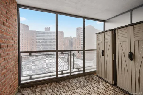 $588,000 | 61-15 98th Street, Unit 8J | Rego Park