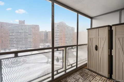 $588,000 | 61-15 98th Street, Unit 8J | Rego Park