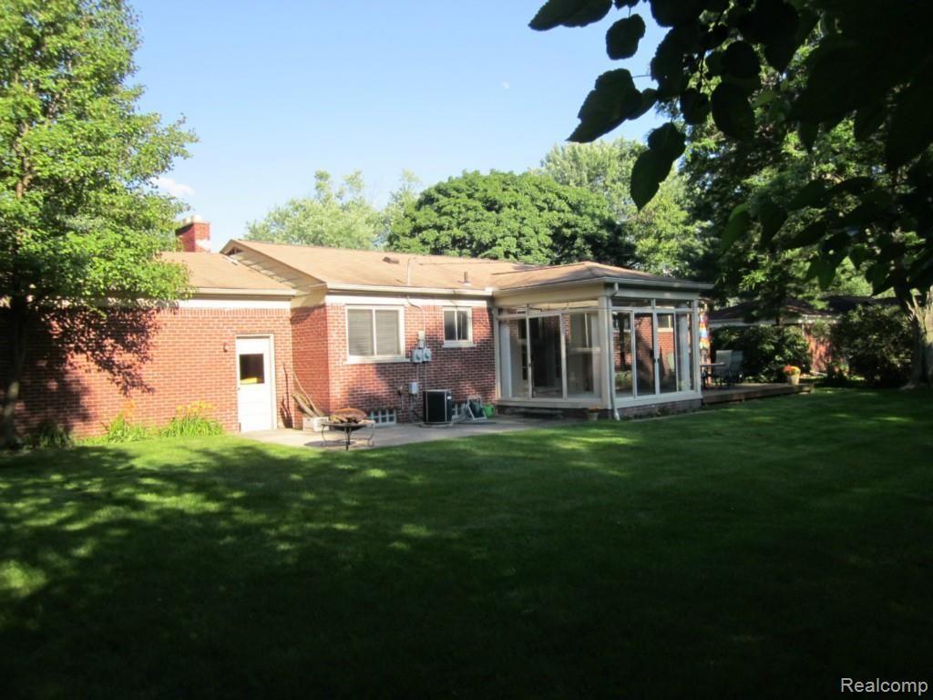 28425 Westerleigh Road Farmington, MI 48334 - Photo 22 of 22 Patio.jpg