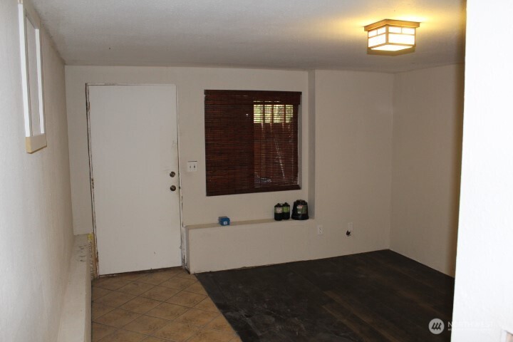 302 Davies Road Oroville, WA 98844 - Photo 12 of 37