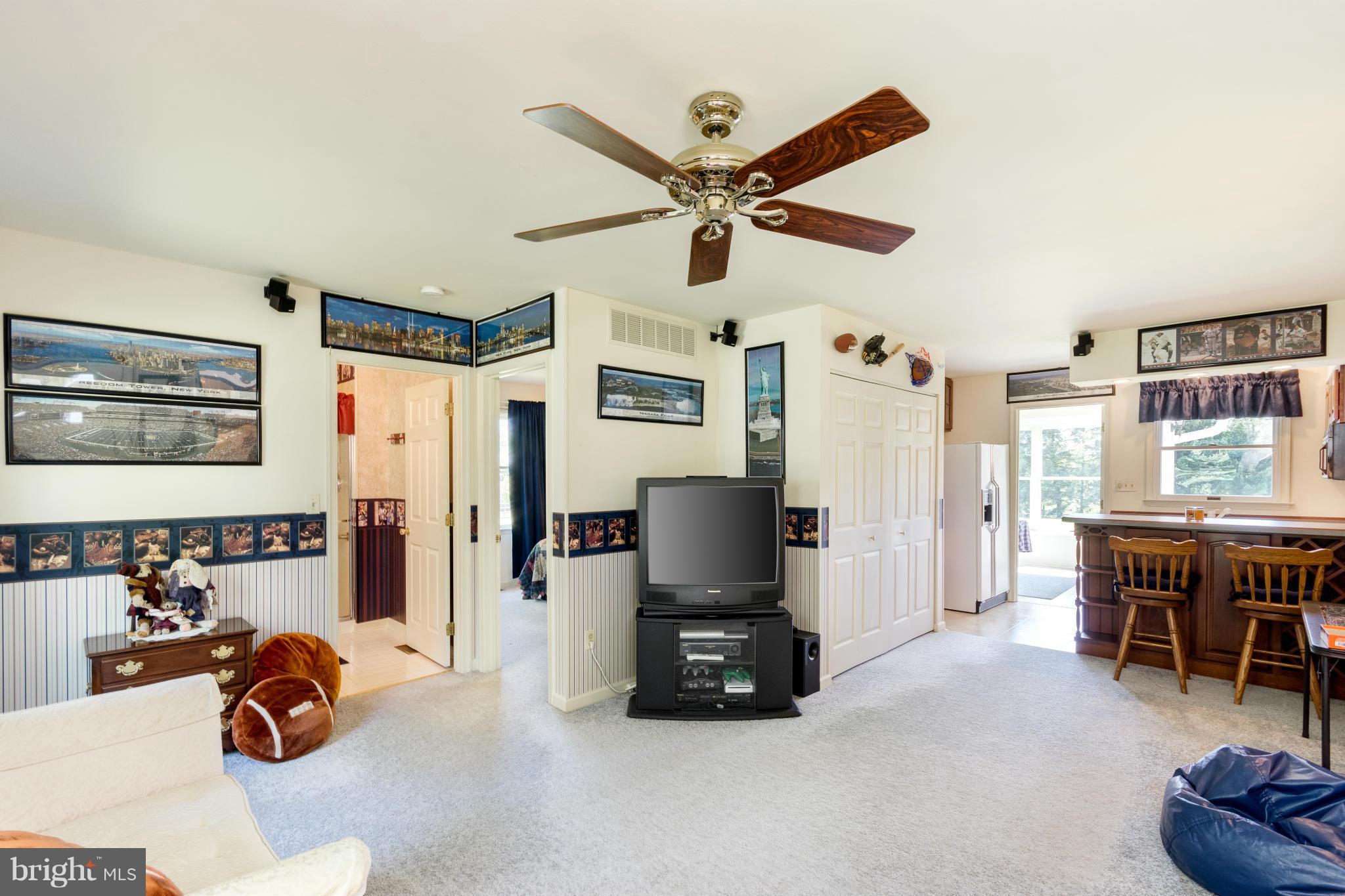 2635 Gilbert Road Mount Airy, MD 21771 - Photo 13 of 30 Interior (General)