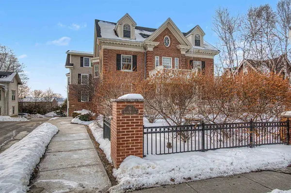 $373,500 | 81 South Williams Street, Unit 303, Burlington, VT 05401