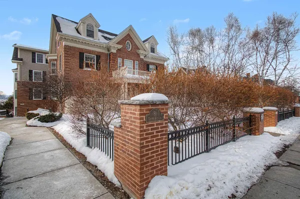 $369,900 | 81 South Williams Street, Unit 303, Burlington, VT 05401