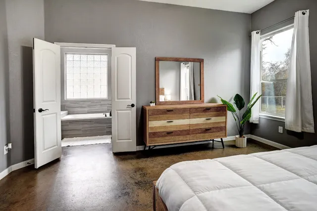 $419,900 | 172 Waipahoehoe Drive, Bastrop, TX 78602