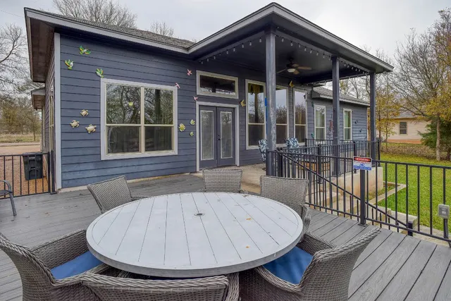 $419,900 | 172 Waipahoehoe Drive, Bastrop, TX 78602