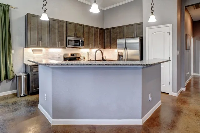 $419,900 | 172 Waipahoehoe Drive, Bastrop, TX 78602