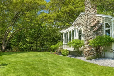 $1,395,000 | 31 Meadowbrook Drive, Barrington, RI 02806
