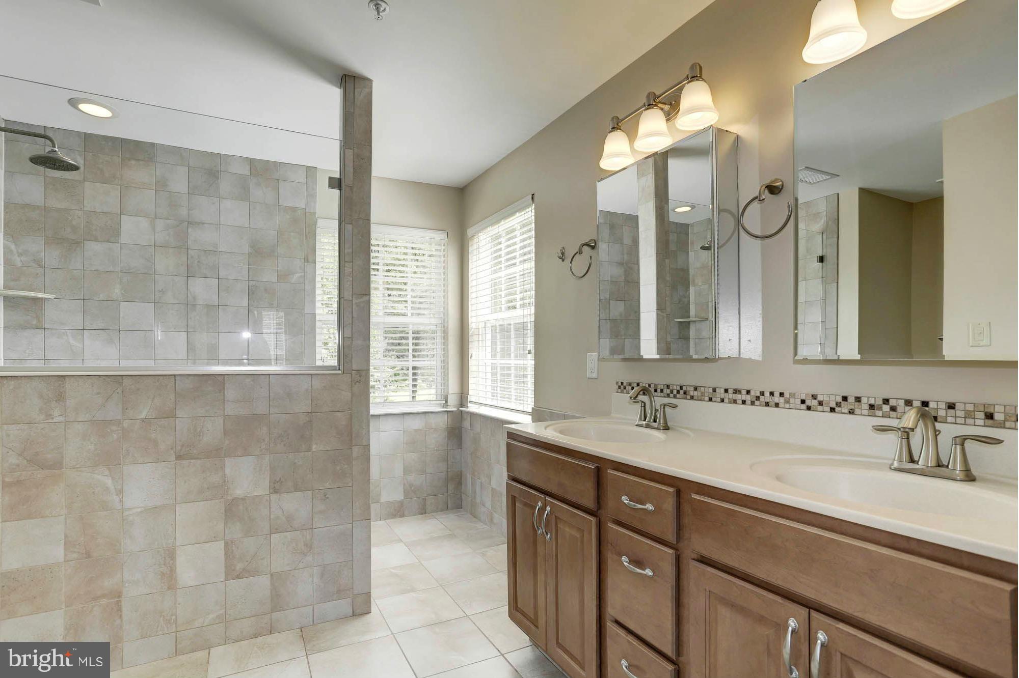 8804 Sumner Grove Drive Laurel, MD 20708 - Photo 18 of 30 Bath (Master)